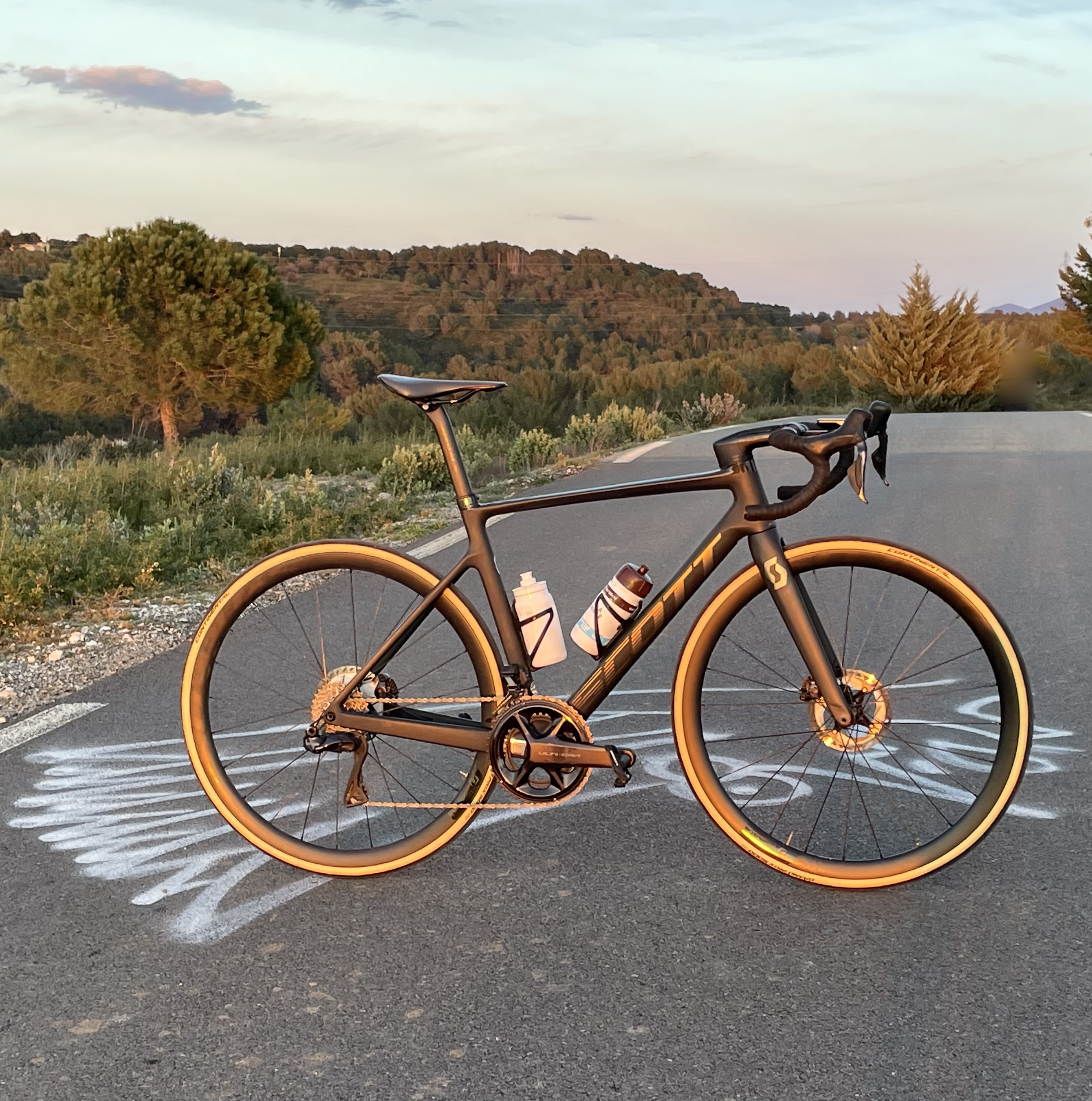 Scott Addict RC 15 vélo route carbone occasion négocié 213bike